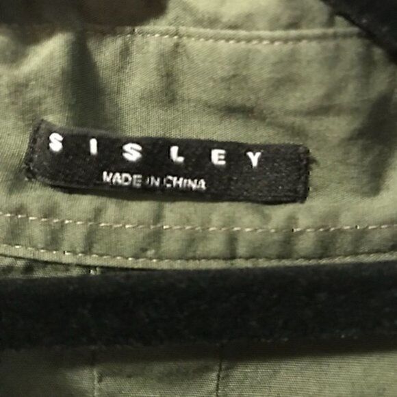 NWOT. Great condition Sisley button down shirt. - Picture 6 of 7